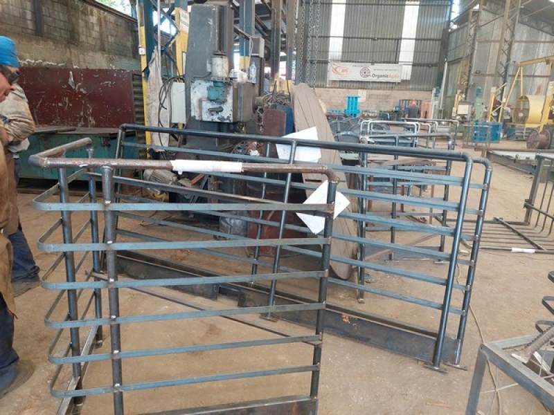 peças metálicas para construtora